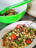 Ensalada de garbanzos con berberechos y alga dulse