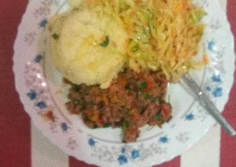 Creamy mashed potatoes, minced meat and cabbage