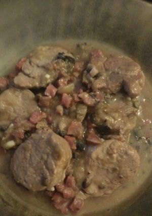 Una foto de Solomillo con jamón y champiñones