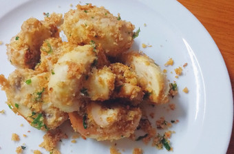 Cara Bikin Jamur Kancing Tumis Dengan Taburan Remah Roti Gampang