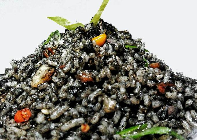 Bagaimana Membuat Nasi Goreng Cumi Hitam, Bikin Ngiler