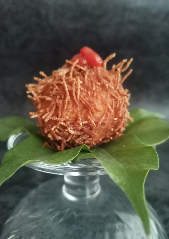 Una foto de Croqueta "despeiná"de gambas y Sriracha