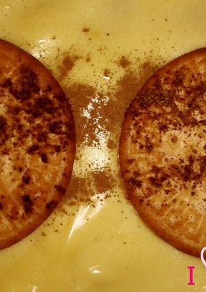 Una foto de Natillas caseras con galleta maría y canela