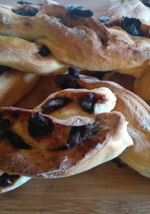 Foto di Pani Ca' Alivi nivuri...pane con le olive nere.