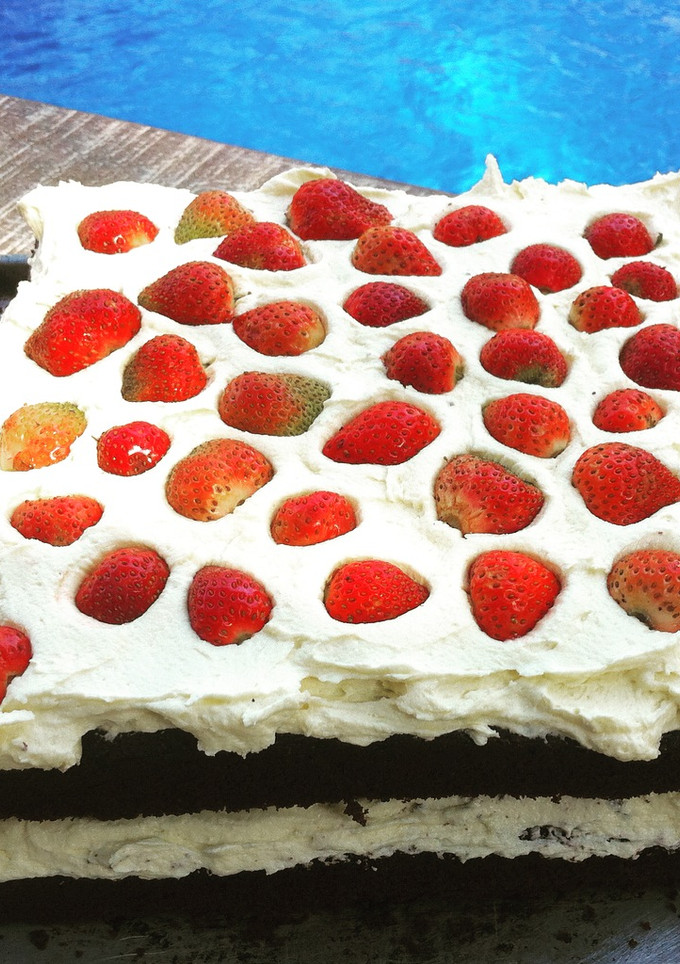 Foto resep Strawberry Choco Cake in Raw Style