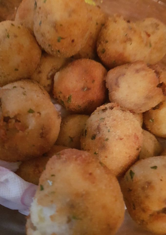 Una foto de Bombas de patatas con carne