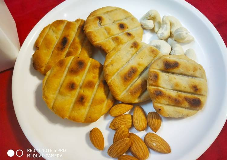 Baked Cashew,Almond Poori