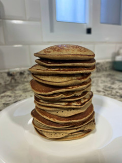Una foto de Tortitas de plátano y avena