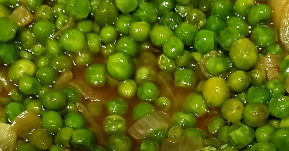 Matter Gravy Recipe by Kulsoom Bukhari - Cookpad