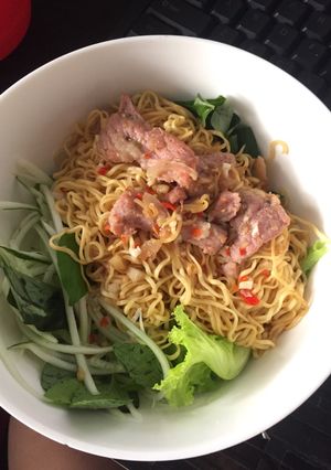 Hình của món Mì gói xào thịt.