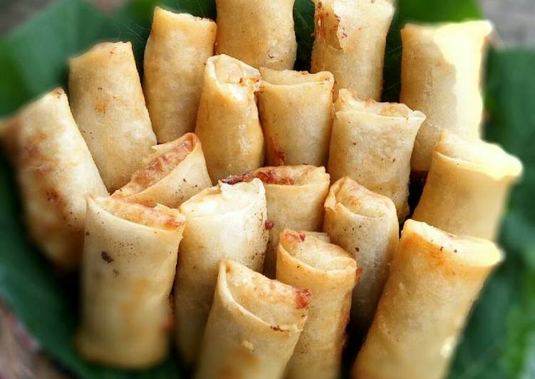 Lumpia isi daging duren