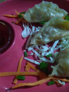 मोमोज (momos recipe in marathi) रेसिपी चे मुख्य फोटो