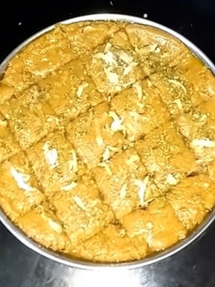 સુખડી(Sukhdi Recipe in Gujarati) રેસીપી મુખ્ય ફોટો