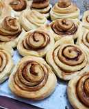 Bánh mì cuộn quế đường