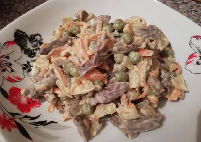 Салат с куриными сердечками от Елены Чекаловой