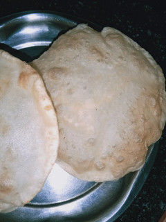भटूरे (bhature recipe in Hindi) रेसिपी मुख्य फोटो