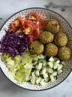 Una foto de Falafel bowl en freidora de aire