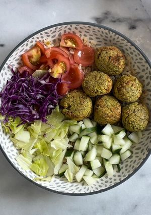 Una foto de Falafel bowl en freidora de aire