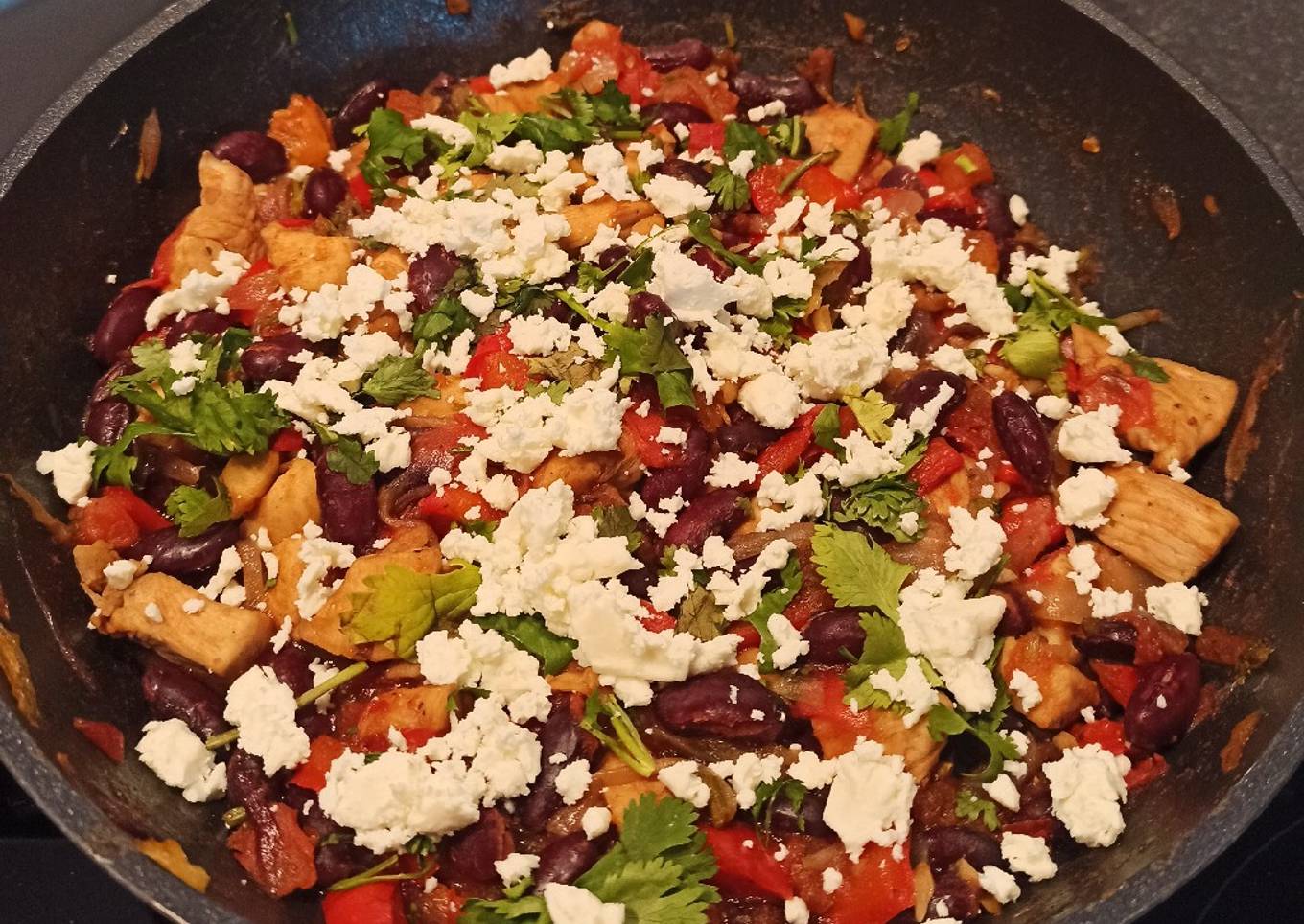 Pollo con frijoles y verduras