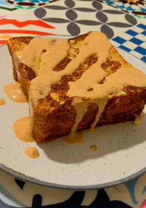 Una foto de French toast gigante rellena y fit/saludable