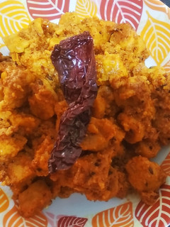 जैन गट्टे की सब्जी (Jain gatte ki sabzi recipe in Hindi) रेसिपी मुख्य फोटो