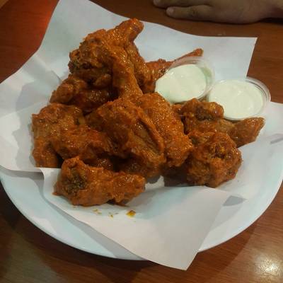 Alitas tipo Hooters Receta de Jimena Arroyo- Cookpad