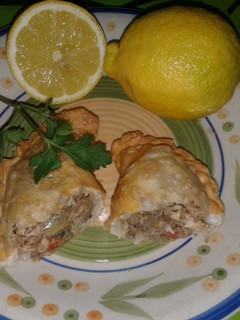 Una foto de Empanadas de jurel fritas, riquísimas