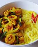 Bún nghệ xào LÒNG HEO