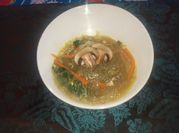 Una foto de pollo con verduras estilo chino