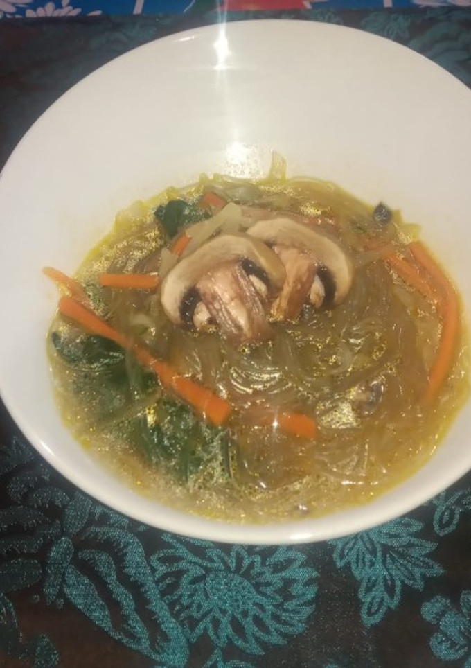 Una foto de Sopa de fideos cantonesa