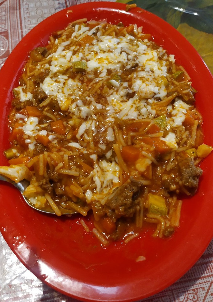Una foto de Pasta boloñesa con mucha verdura 😌