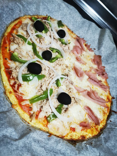 Una foto de Pizza de Coliflor keto gluten free