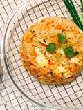 ข้าวผัดสโมคแซลมอน