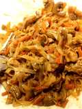 Fideos de arroz con verduras y salsa Hoisin (picante opcional)