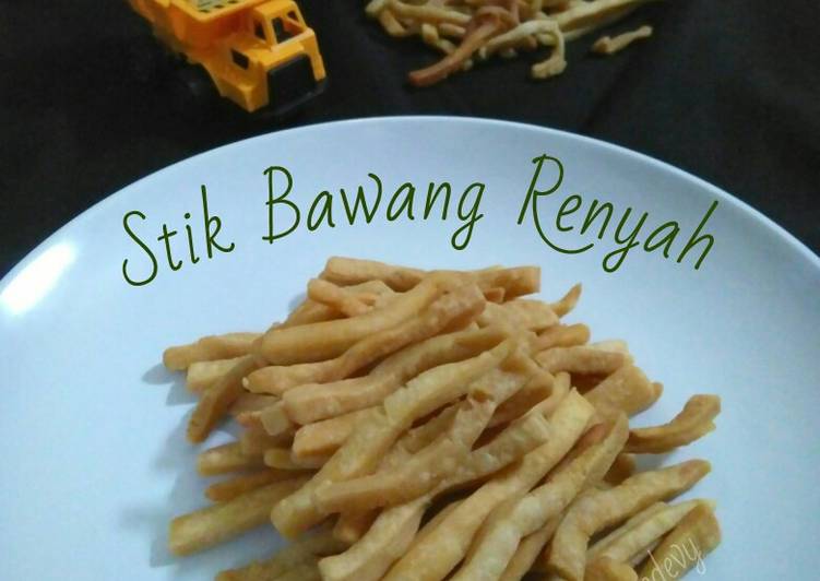 Resep Stik Bawang Renyah oleh Devy Fitria Wardani Cookpad