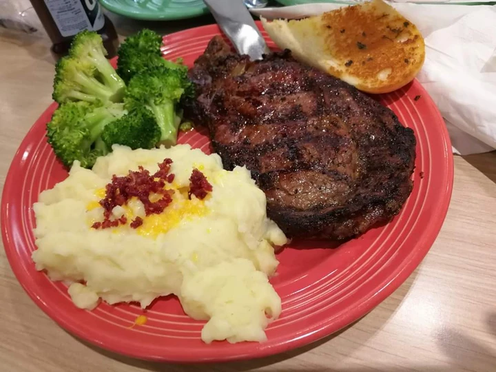 Langkah Gampang Menyiapkan Resep Sirloin beef steak sederhana yang Lezat Sekali Anti Ribet, Sempurna