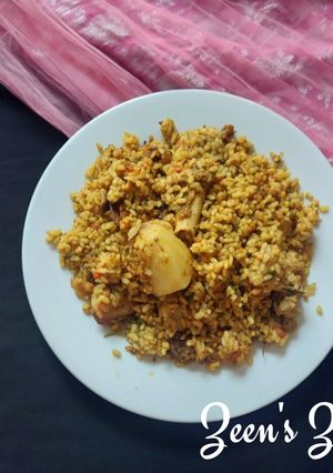 A picture of Hyderabadi Lamb Tahari with Matta Rice.