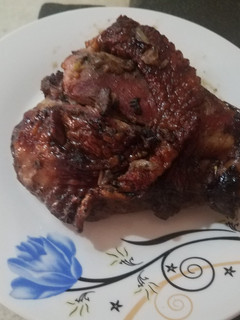 Una foto de Piernas de pavo enteras horneadas