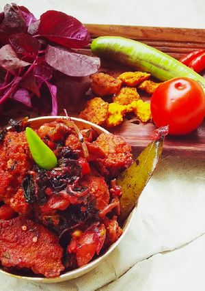 ডালের বড়া দিয়ে লাল শাক ভাজা (daler bora diye laal saag bhaja recipe in Bengali) রেসিপির প্রধান ছবি