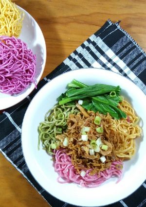 Foto resep Mie ayam pelangi homemade | mie ayam goreng