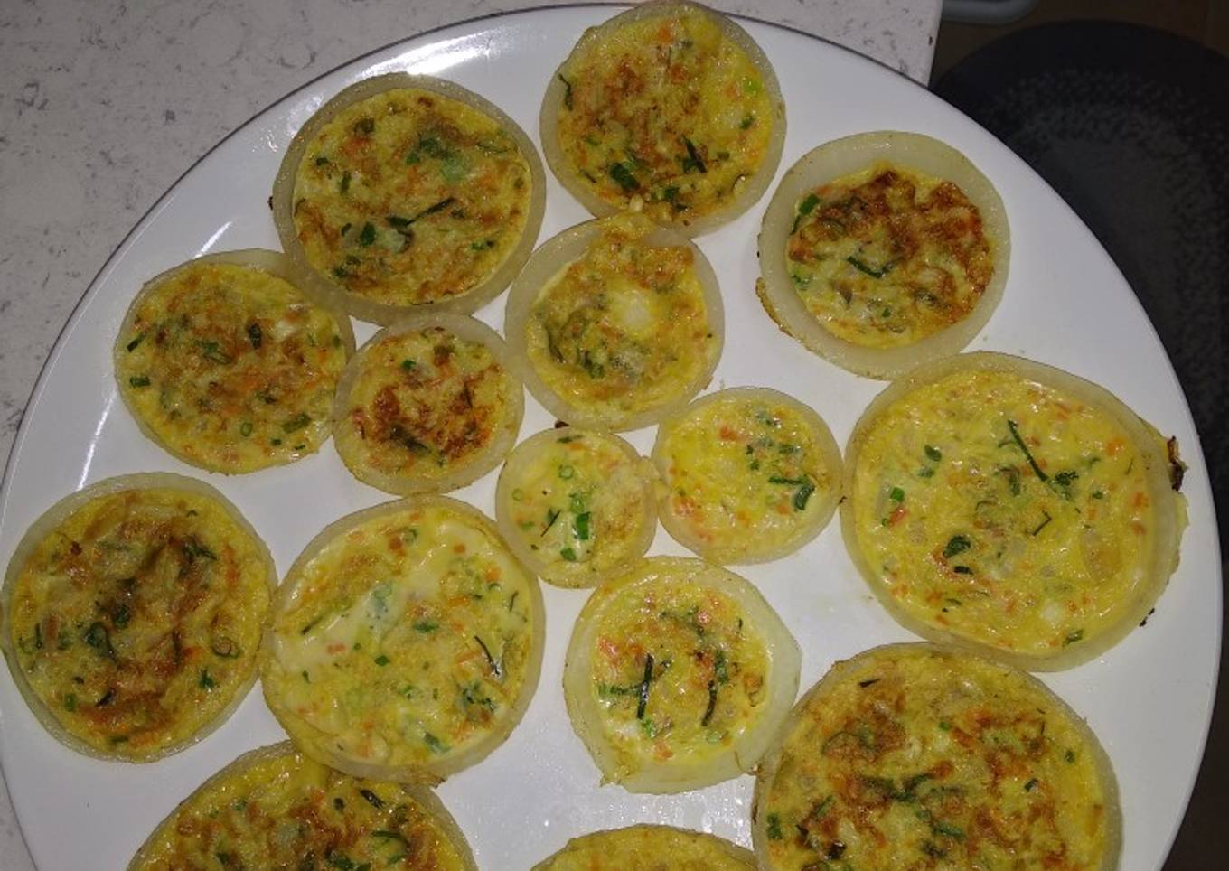 Onion rings with egg fritters