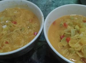 Ramen vegano y primaveral Una foto de Ramen vegano y primaveral