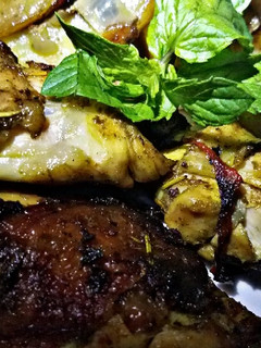 Grilled chicken and potatoes ainihin hoton girkin