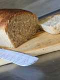 Pane dolce rustico alle pesche e cannella