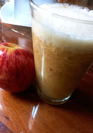 Una foto de Licuado de Manzana con Agua