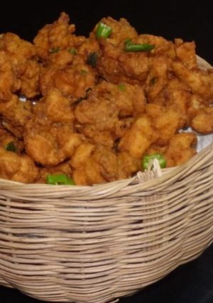 A picture of Chicken pakora bites.