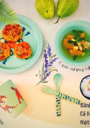 Hình của món Bánh cá hồi bí đỏ hạt sen.