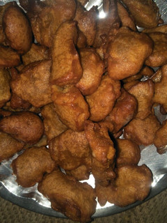 गुलगुले (Gulgule recipe in Hindi) रेसिपी मुख्य फोटो