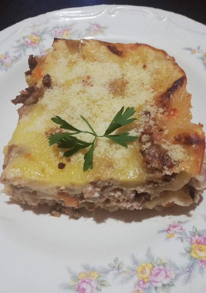 Una foto de Lasaña con salsa bechamel