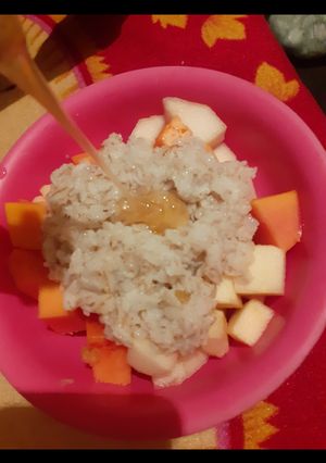 Una foto de Avena con frutas